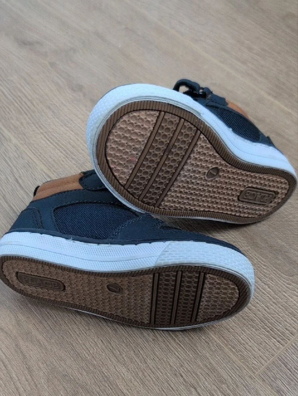 The Children's Place Navy Hightop Toddler Size 7 Sneakers